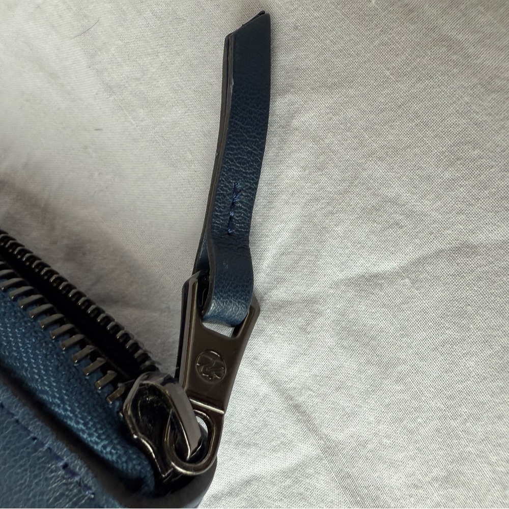 LONGCHAMP 
Ladies Zip-around Wallet in Blue - Picture 6 of 6